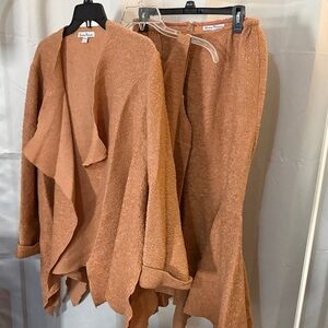Chic Women's Tan Cardigan Set